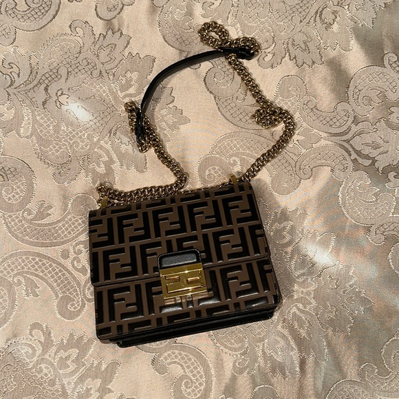 Fendi - Picture 1 of 4